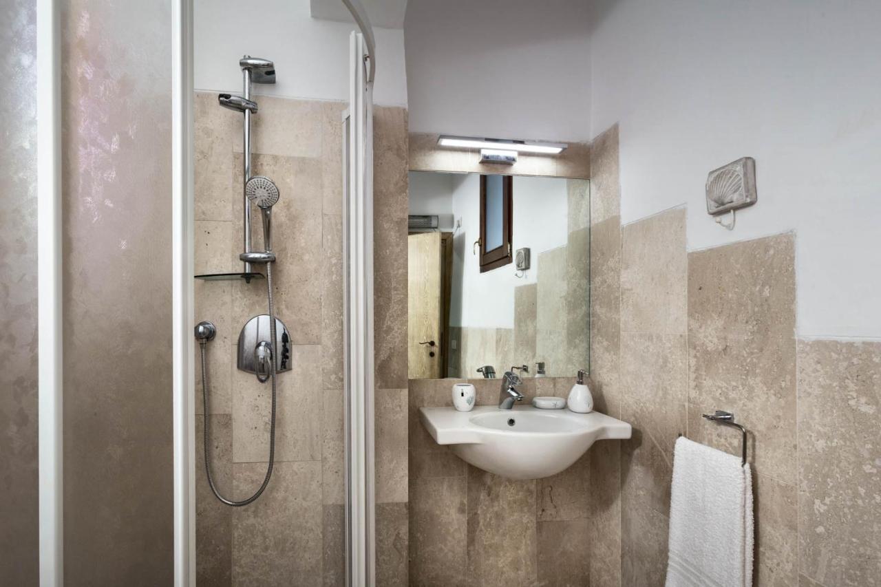 Iconic Luxury Suites Abbiadori Exterior photo